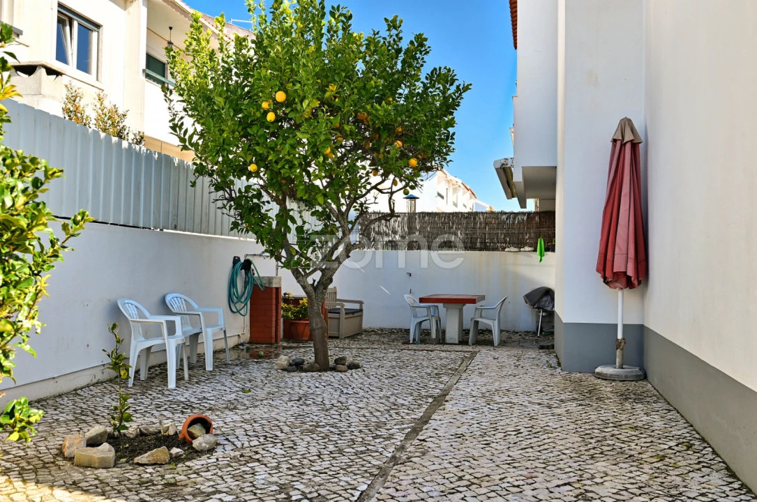 Moradia T7 para Venda em Rio de Mouro Foto 4