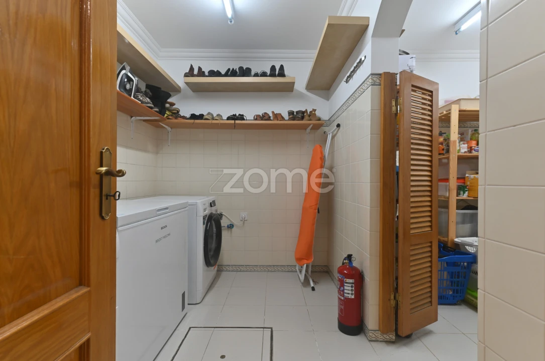 Moradia T7 para Venda em Rio de Mouro Foto 14