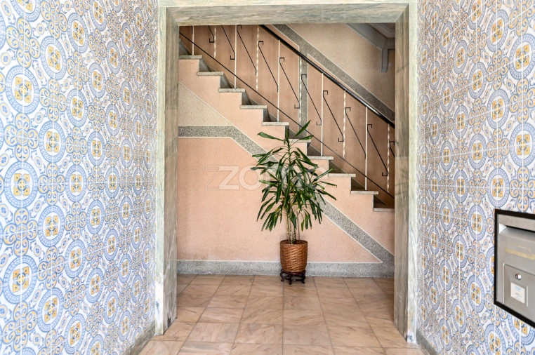 Apartamento T3 para Venda em Carcavelos e Parede Foto 2