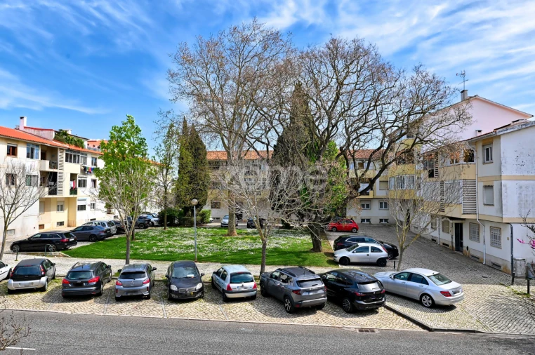 Apartamento T3 para Venda em Carcavelos e Parede Foto 3