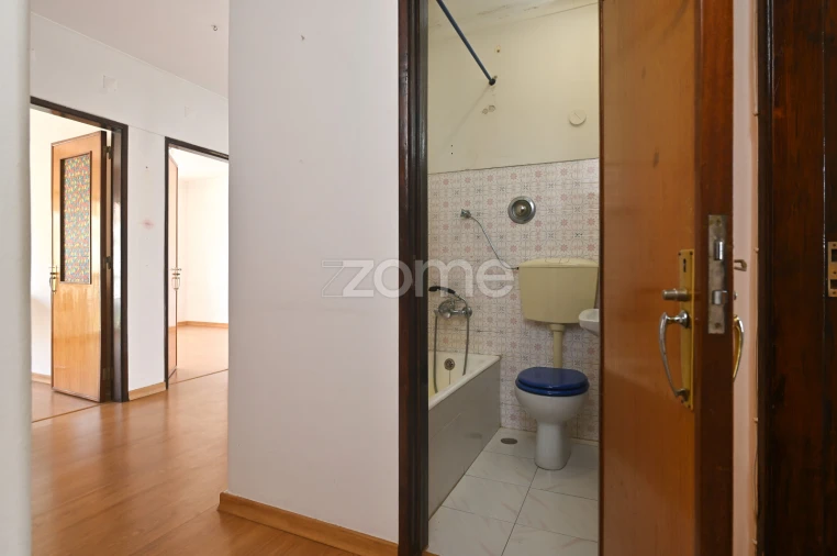 Apartamento T3 para Venda em Carcavelos e Parede Foto 16