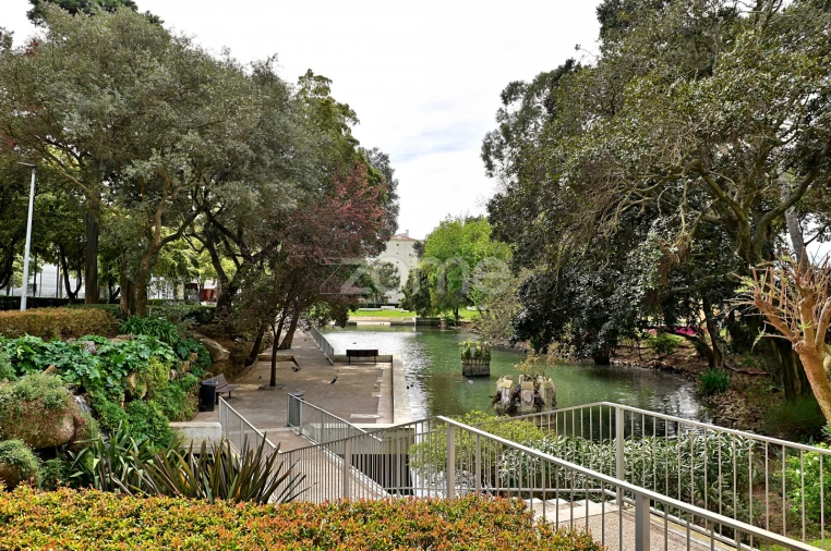 Apartamento T3 para Venda em Carcavelos e Parede Foto 27