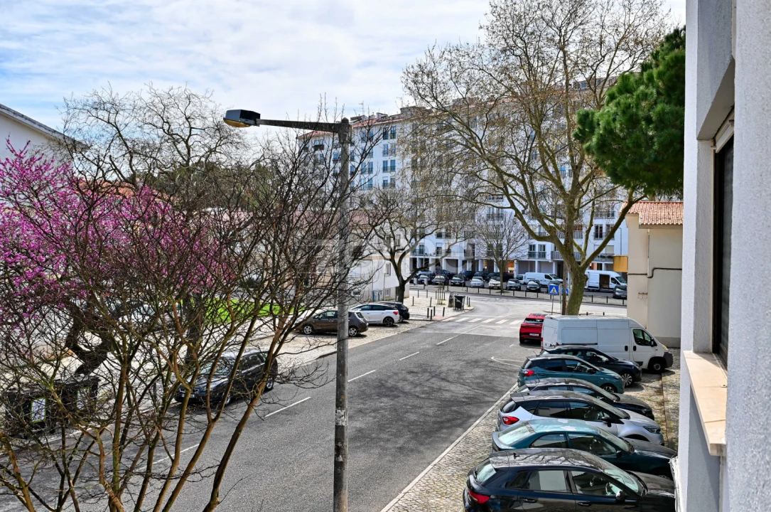 Apartamento T3 para Venda em Carcavelos e Parede Foto 25