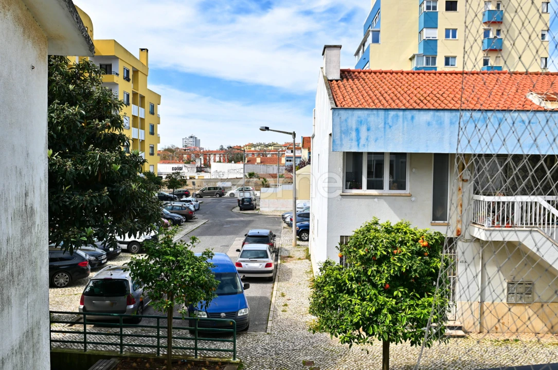 Apartamento T3 para Venda em Carcavelos e Parede Foto 24