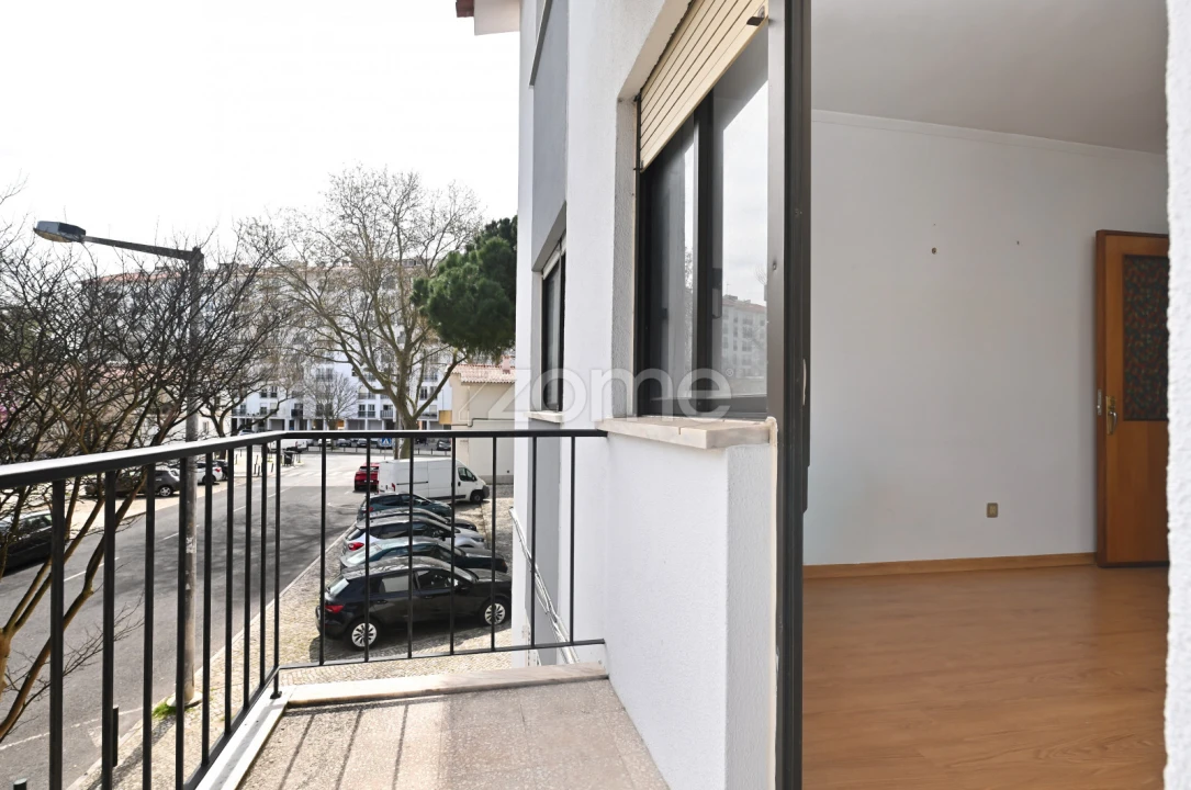 Apartamento T3 para Venda em Carcavelos e Parede Foto 7