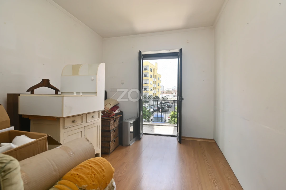 Apartamento T3 para Venda em Carcavelos e Parede Foto 22