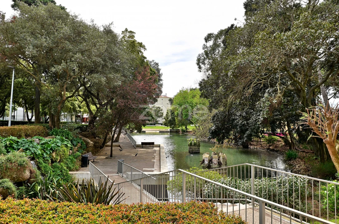 Apartamento T3 para Venda em Carcavelos e Parede Foto 27