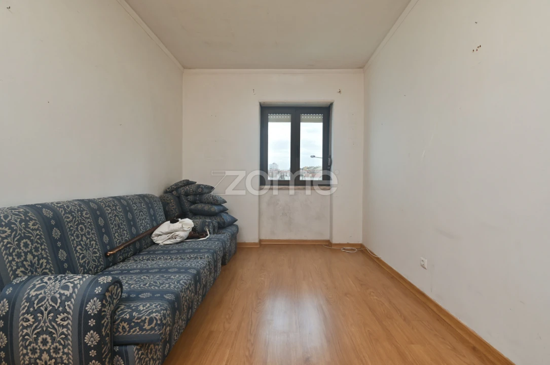 Apartamento T3 para Venda em Carcavelos e Parede Foto 13