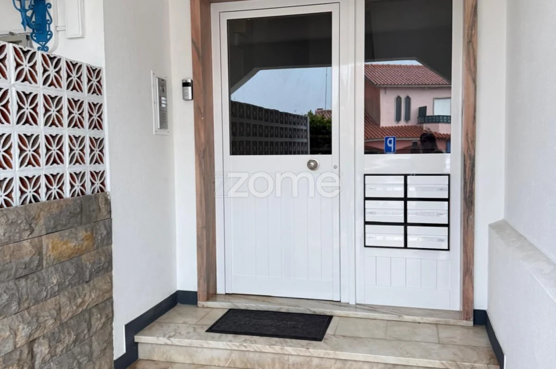 Apartamento T2 para Venda em Alcabideche Foto 2
