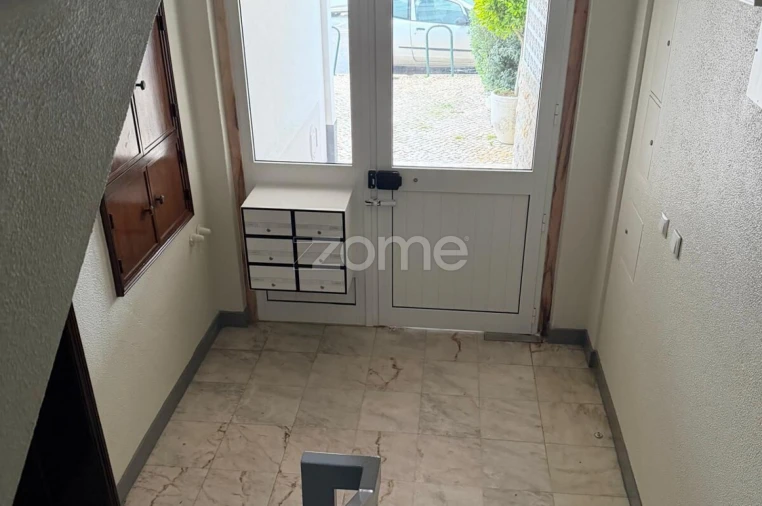 Apartamento T2 para Venda em Alcabideche Foto 3