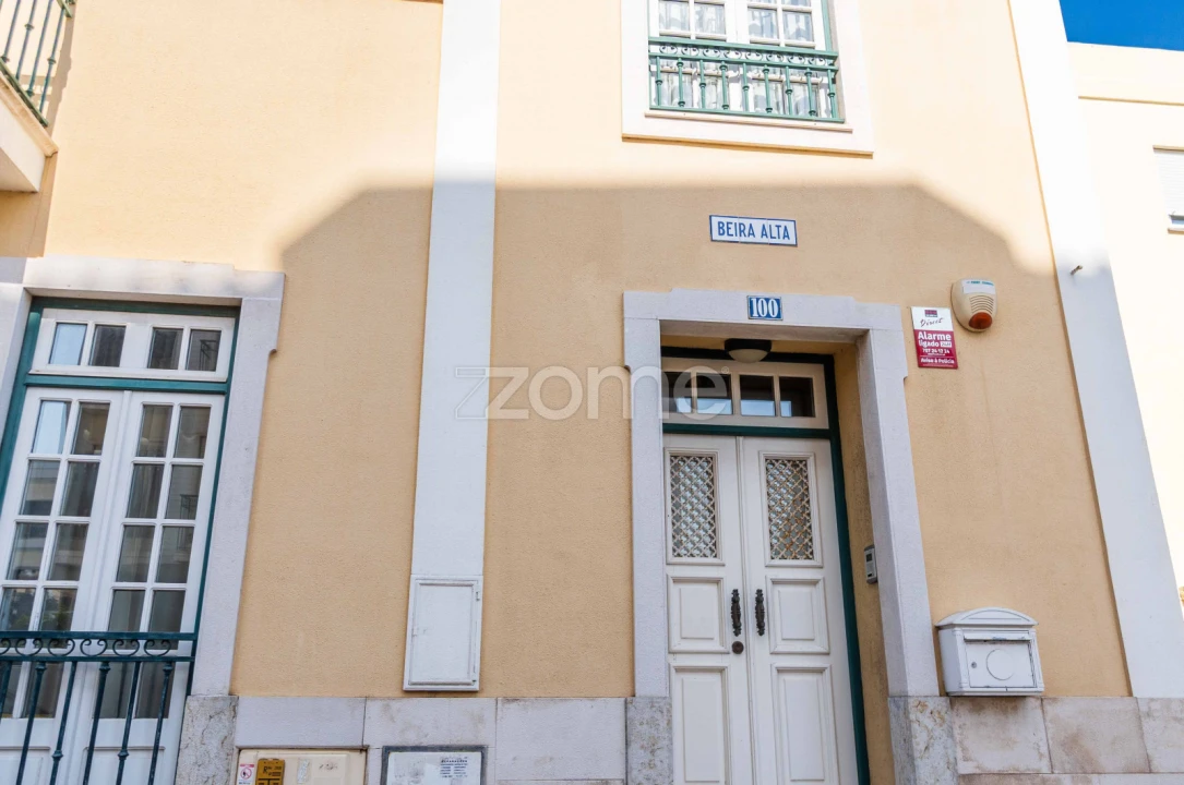 Moradia T5 para Venda em Carcavelos e Parede Foto 3