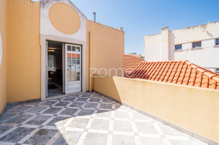 Moradia T5 para Venda em Carcavelos e Parede Foto 56