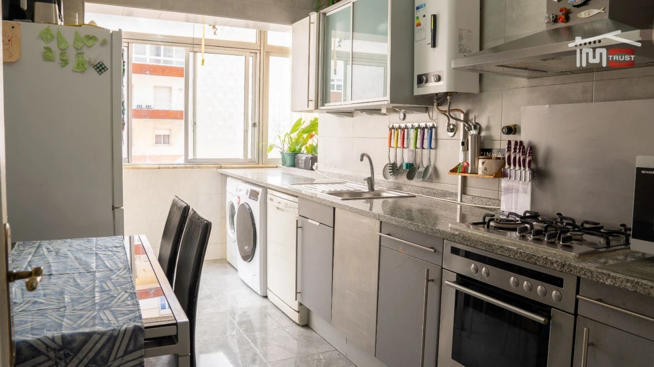 Apartamento T3 para Venda em Seixal, Arrentela e Aldeia de Paio Pires Foto 2