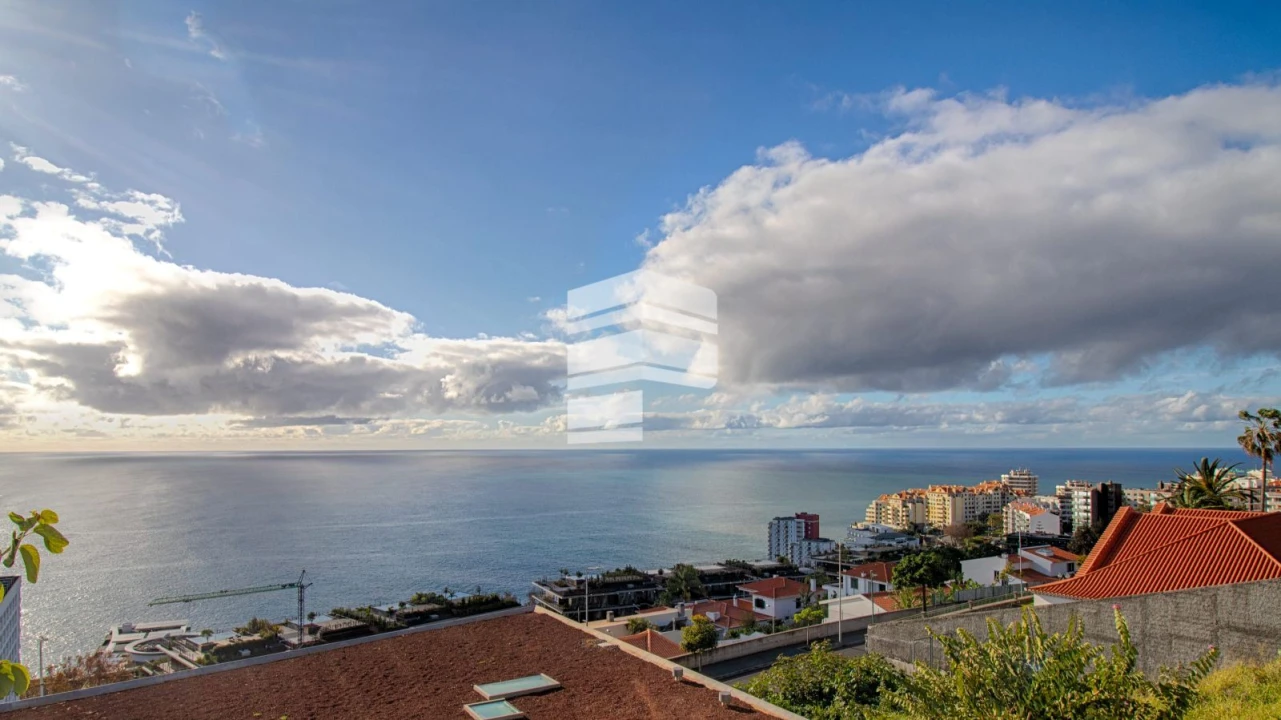 Moradia T3 para Venda em São Martinho Foto 1