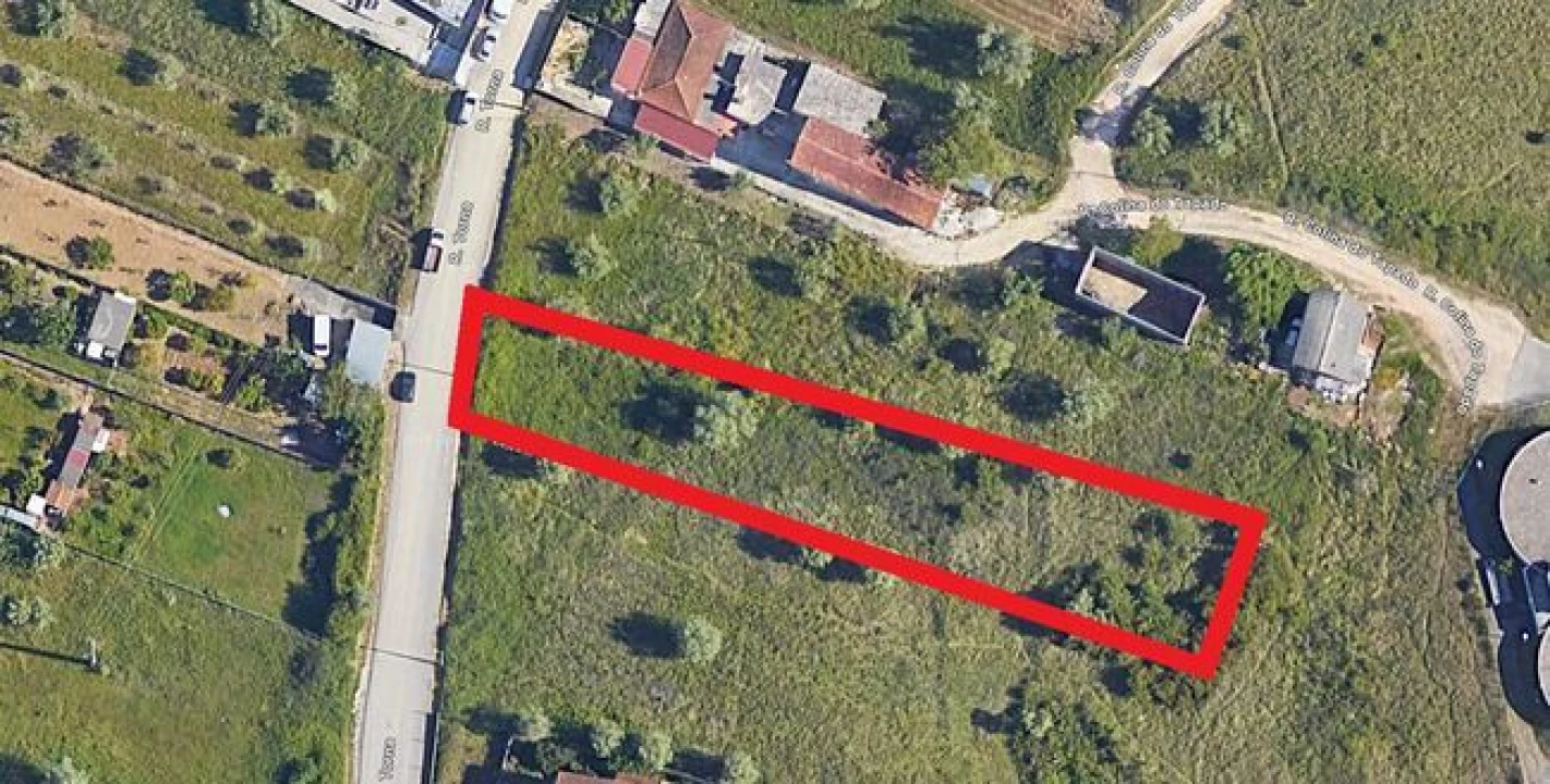 Terreno para Venda em Trouxemil e Torre de Vilela Foto 1