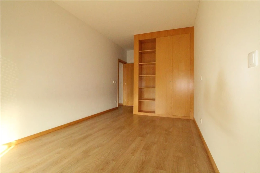 Apartamento T3 para Venda em Santo Antonio dos Olivais Foto 13