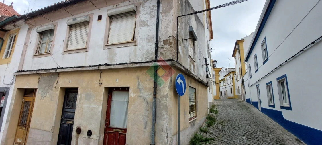 Moradia T4 para Venda em Sé e São Lourenço Foto 2