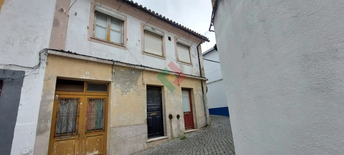 Moradia T4 para Venda em Sé e São Lourenço Foto 3