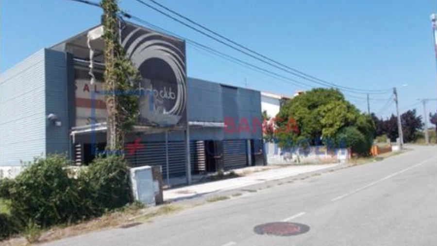 Loja para Venda em Aradas