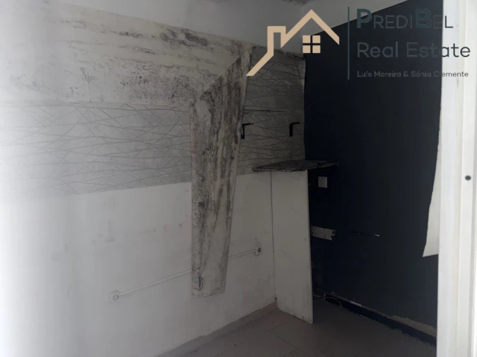 Loja para Venda em Arruda dos Vinhos Foto 7