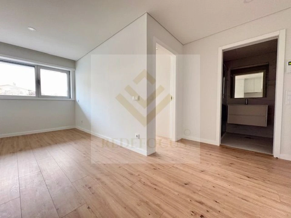 Apartamento T1 para Venda em Esmoriz Foto 3