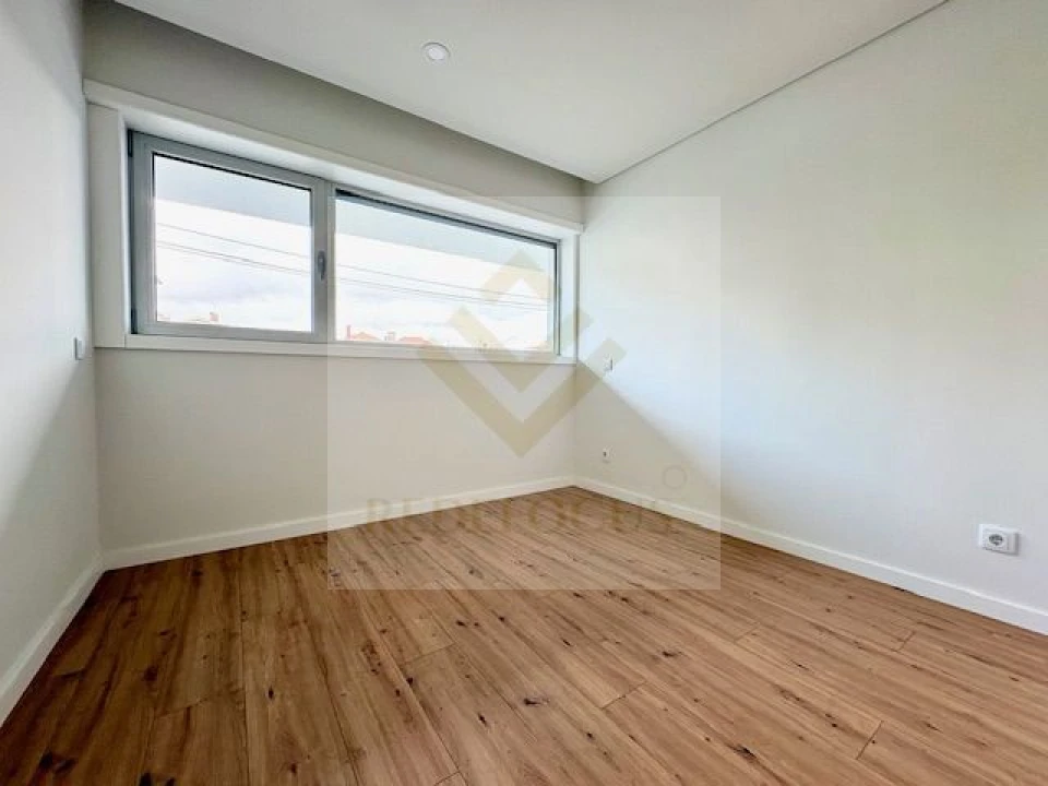 Apartamento T1 para Venda em Esmoriz Foto 7