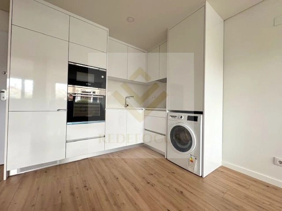 Apartamento T1 para Venda em Esmoriz Foto 4