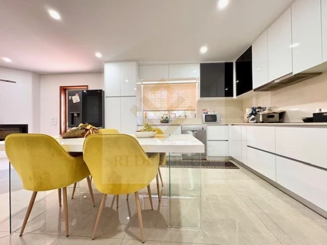 Moradia T3 para Venda em Santa Maria de Lamas Foto 11