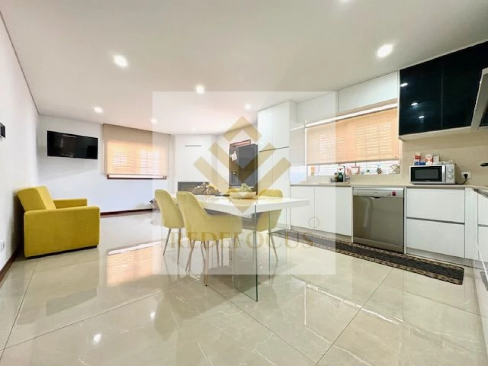 Moradia T3 para Venda em Santa Maria de Lamas Foto 10