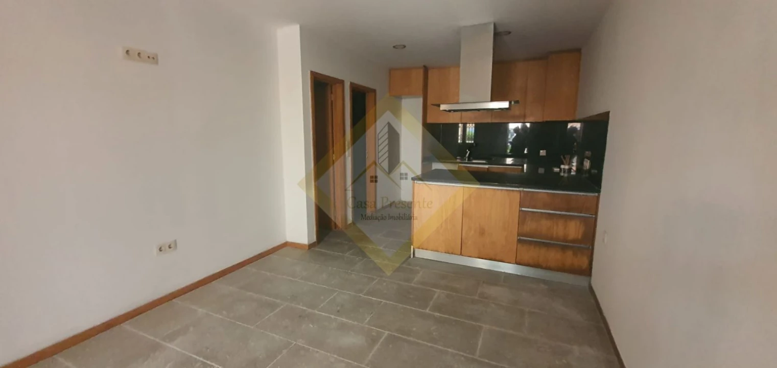 Moradia T1 para Venda em Santa Marinha e São Pedro da Afurada Foto 6