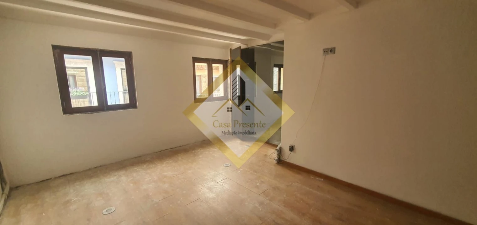 Moradia T1 para Venda em Santa Marinha e São Pedro da Afurada Foto 12