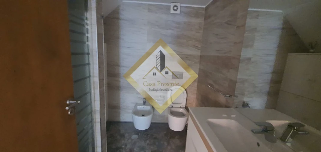 Moradia T1 para Venda em Santa Marinha e São Pedro da Afurada Foto 10