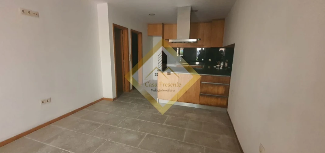 Moradia T1 para Venda em Santa Marinha e São Pedro da Afurada Foto 4