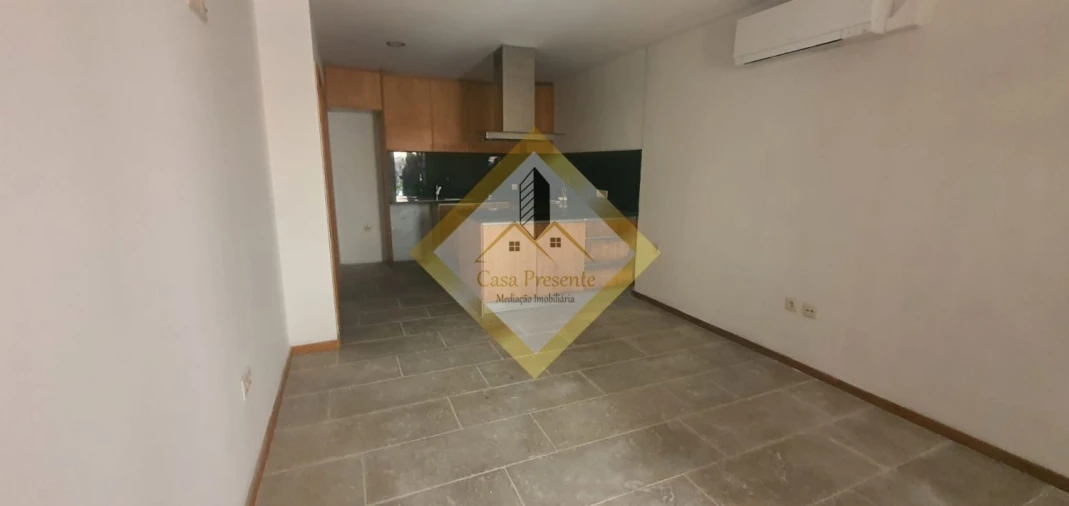 Moradia T1 para Venda em Santa Marinha e São Pedro da Afurada Foto 3