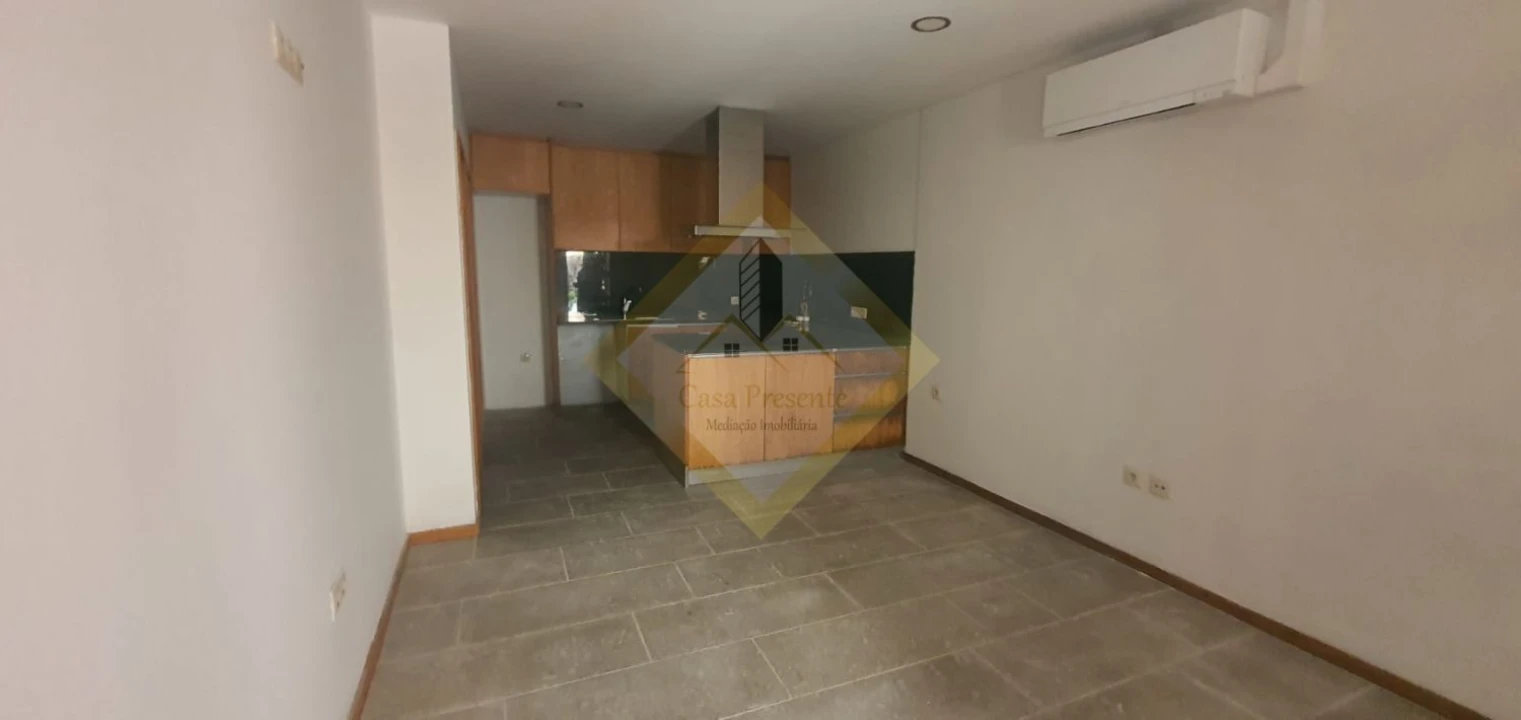 Moradia T1 para Venda em Santa Marinha e São Pedro da Afurada Foto 5