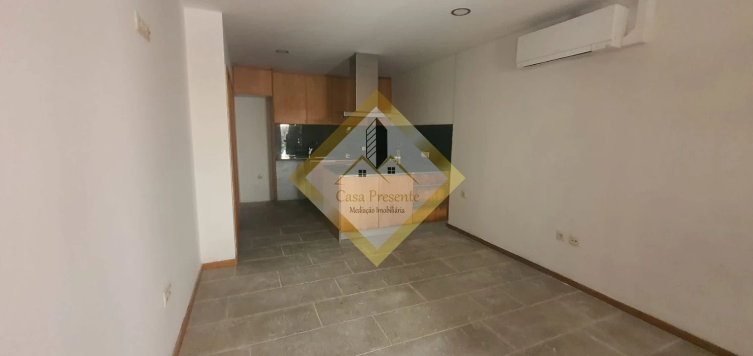 Moradia T1 para Venda em Santa Marinha e São Pedro da Afurada Foto 5