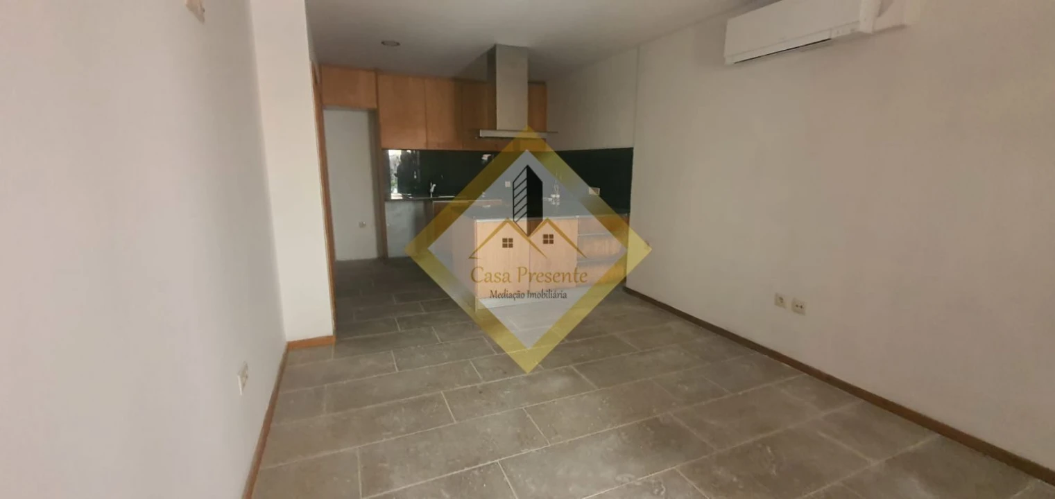 Moradia T1 para Venda em Santa Marinha e São Pedro da Afurada Foto 3