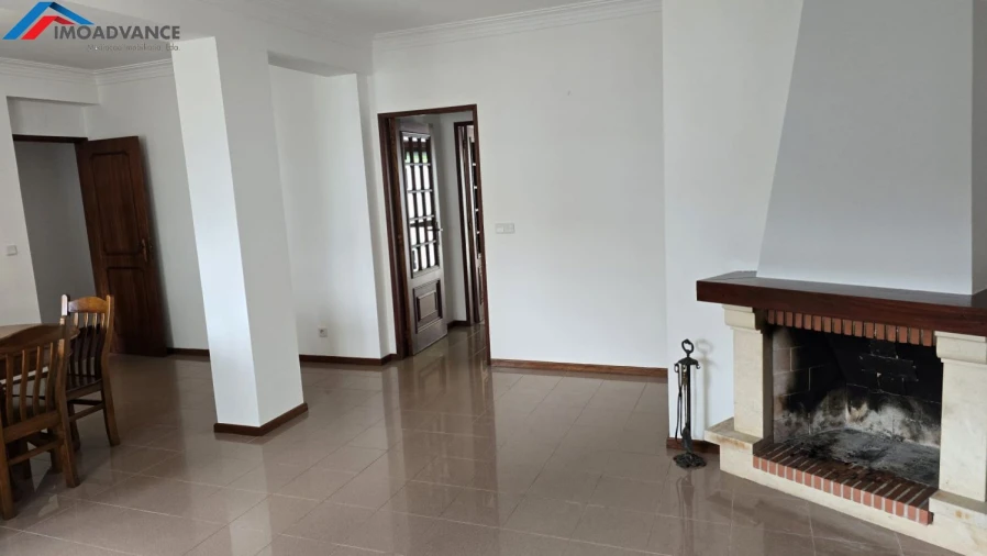 Apartamento T4 para Arrendamento em Buarcos Foto 13