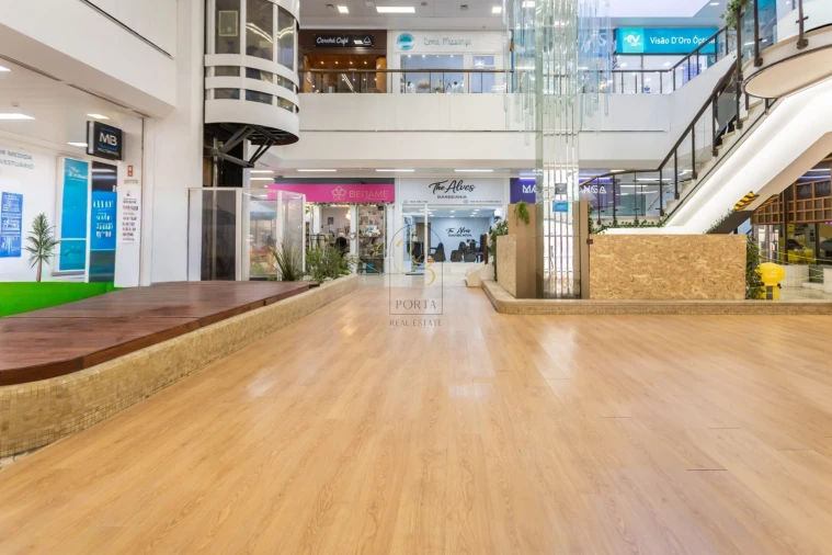 Loja para Venda em Oeiras e São Julião da Barra, Paço de Arcos e Caxias Foto 6