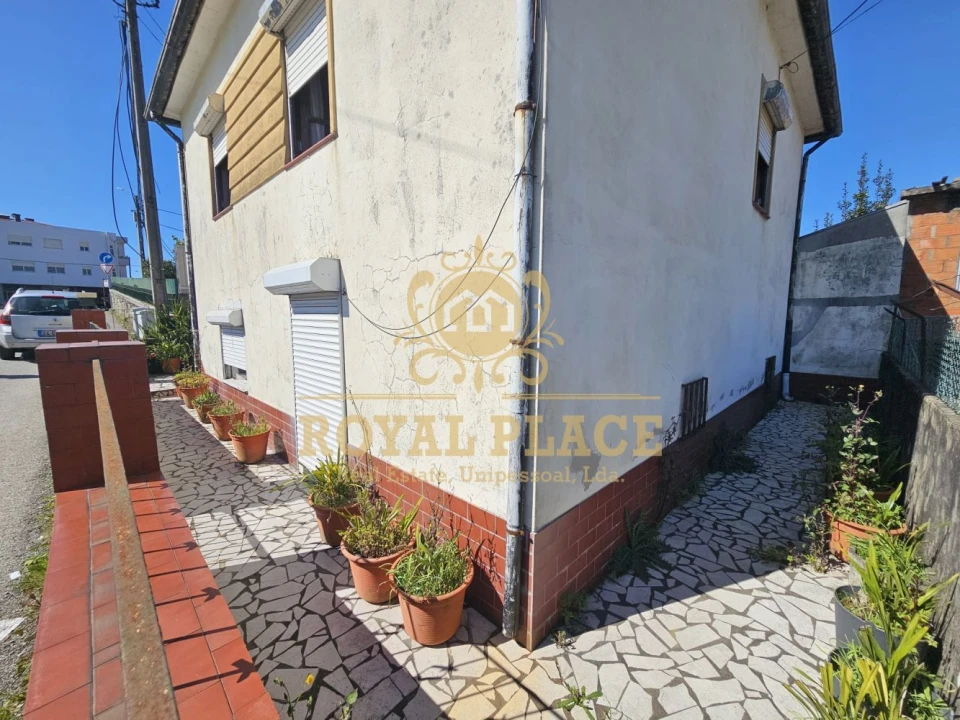 Moradia T2 para Venda em Fiães Foto 2