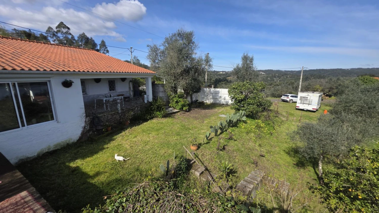 Moradia T3 para Venda em Serra e Junceira Foto 8