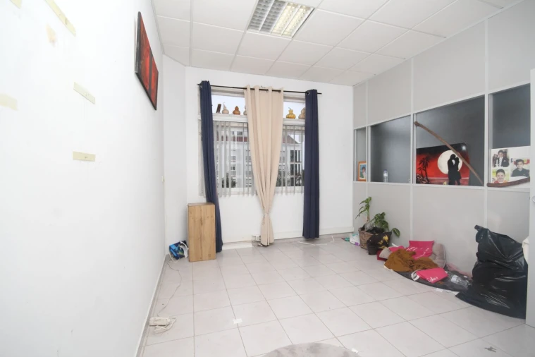 Loja para Venda em Rio de Mouro Foto 1