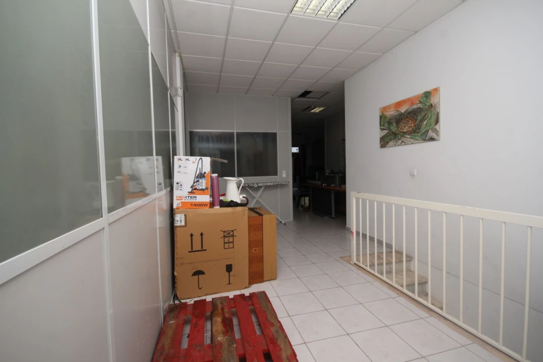 Loja para Venda em Rio de Mouro Foto 4