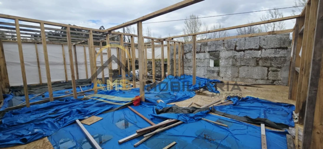 Moradia T3 para Venda em Golães Foto 20