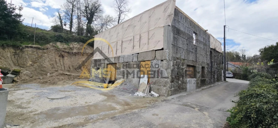 Moradia T3 para Venda em Golães Foto 10