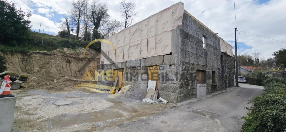 Moradia T3 para Venda em Golães Foto 8