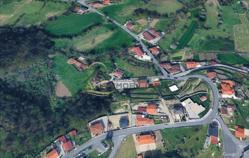 Moradia T3 para Venda em Golães Foto 24