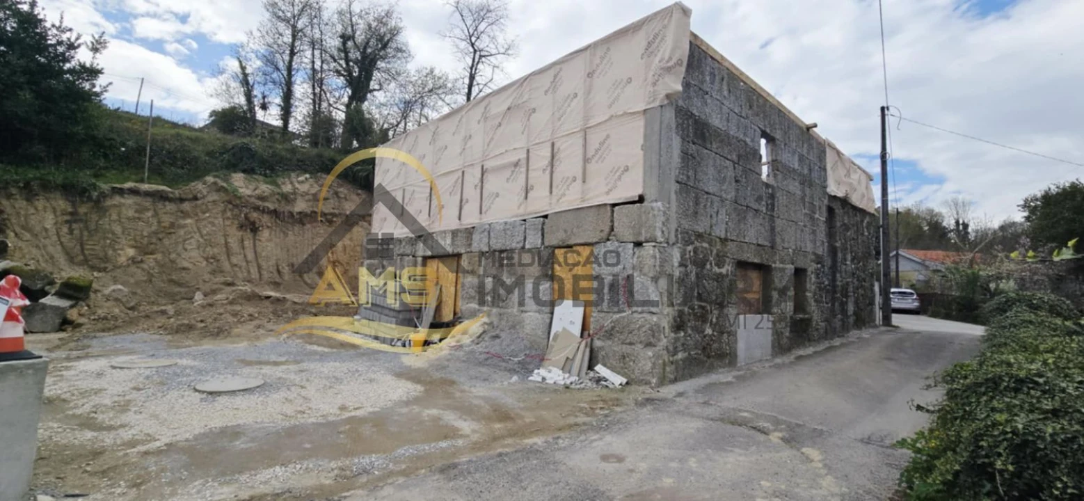 Moradia T3 para Venda em Golães Foto 9