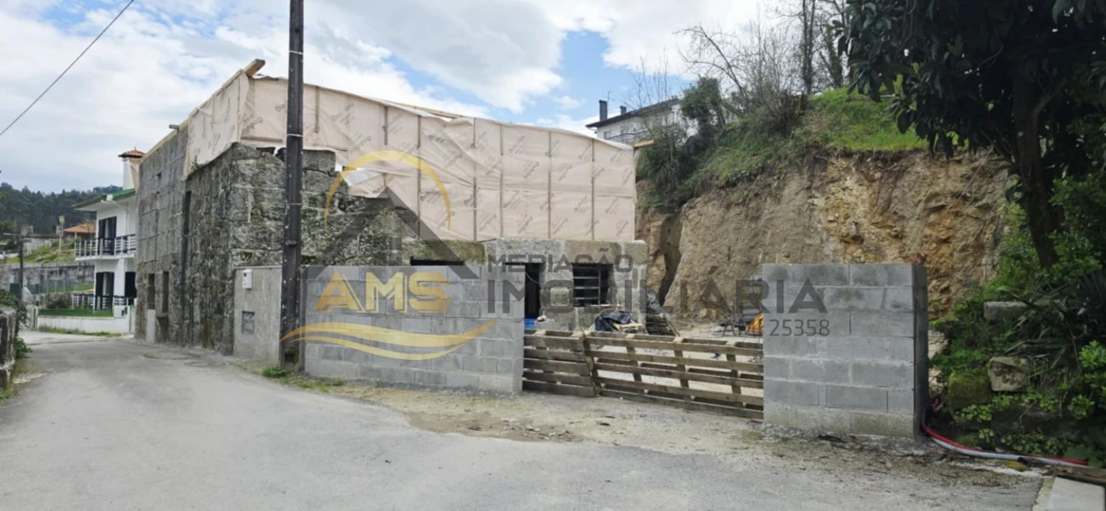 Moradia T3 para Venda em Golães Foto 2