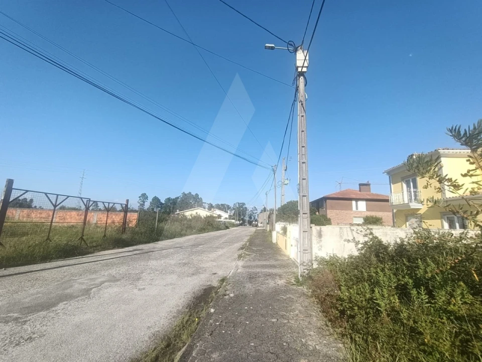 Terreno para Venda em Eixo e Eirol Foto 2